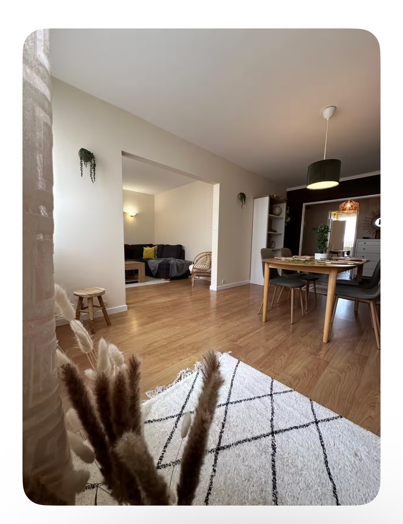 Appartement en France, 2023 — vue d'ensemble